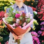 Compondo um Buquê: Expressando Sentimentos Através das Flores